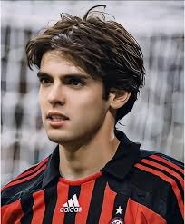 跟队记者：米兰内部分析了欧冠出局，并将争四定为目标