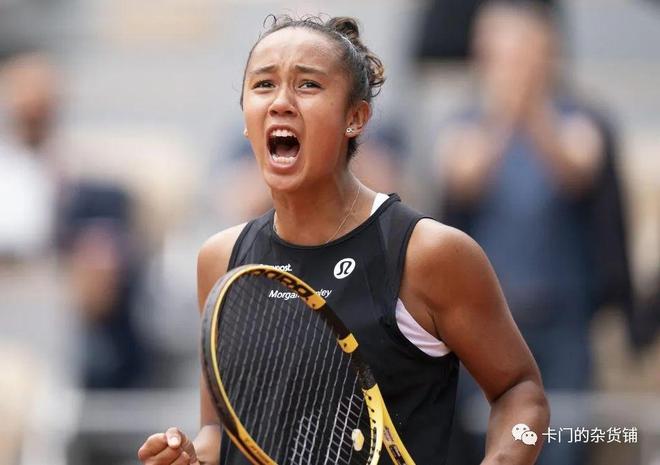 她毫不犹豫 她毫不犹豫